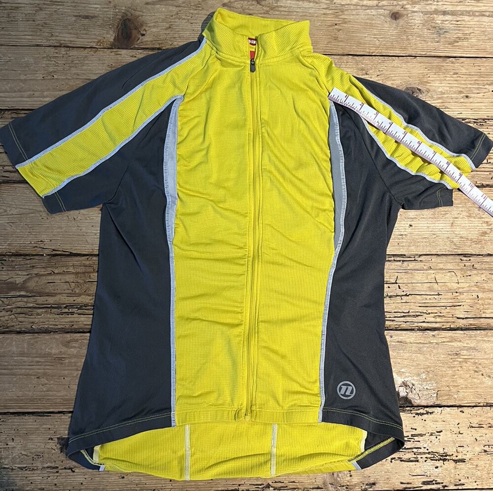 Novara Mens Size M Cycling Shirt Yellow Grey Short Sleeve Activewear